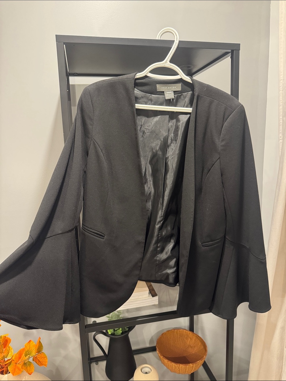 231.Black Women's Open-Front Blazer with Flared Sleeves